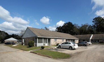 Magnolia Place in Pensacola, FL - Foto de edificio - Building Photo