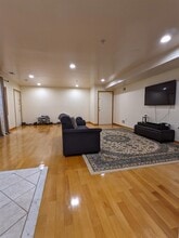 910 Summit Ave, Unit 301 in Union City, NJ - Building Photo - Building Photo