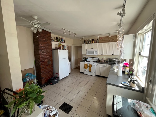 7 Prescott Pl, Unit 2