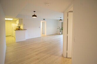 1200 Crestwood Ct S in Royal Palm Beach, FL - Building Photo - Building Photo