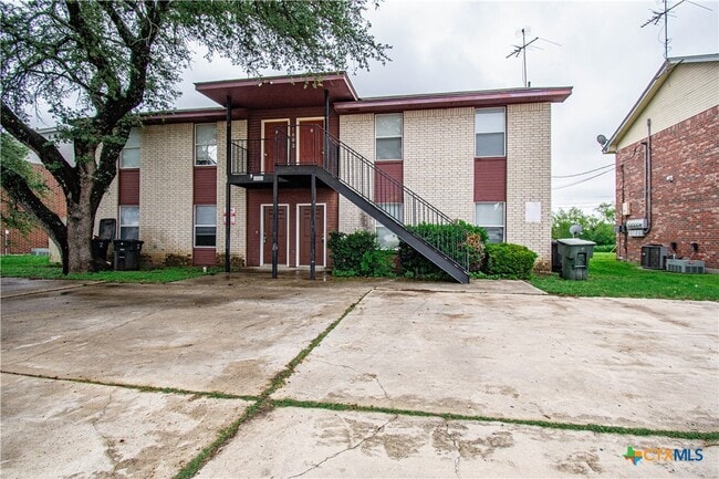 property at 1602 Benttree Dr