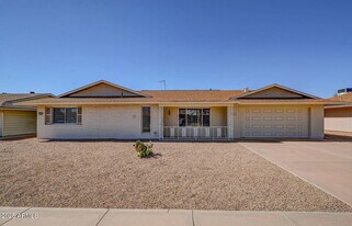 13207 W Kodiak Dr in Sun City West, AZ - Building Photo
