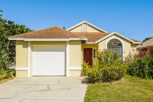 property at 7827 Farnsworth Ct