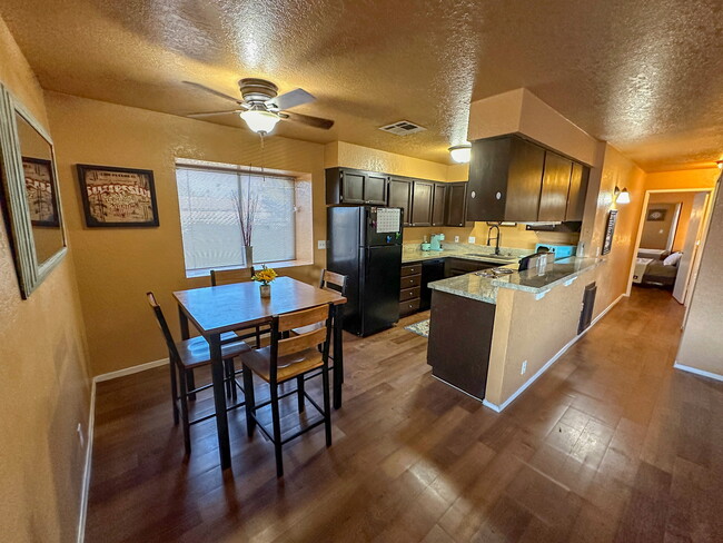 5324 Mancos Ct, Unit 2 in Las Vegas, NV - Building Photo - Building Photo