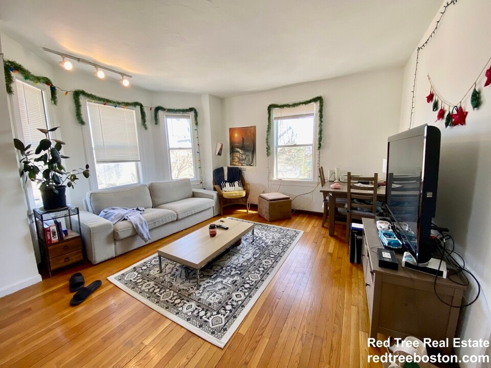 89 Sheridan St, Unit 4 in Boston, MA - Building Photo