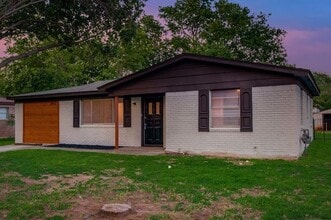 3912 Lakewood Dr in Lake Worth, TX - Building Photo - Building Photo