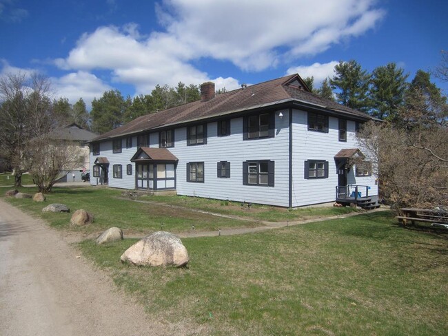 77 Will Rogers Dr in Saranac Lake, NY - Building Photo - Building Photo