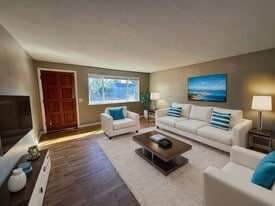 1186 M St in Springfield, OR - Building Photo