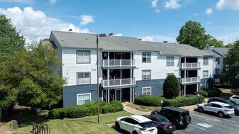 Sailpointe at Lake Norman in Cornelius, NC - Building Photo