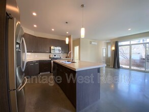 1824 Marshall St in Kelowna, BC - Building Photo - Building Photo