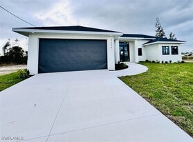 3424 NE 21st Pl in Cape Coral, FL - Building Photo
