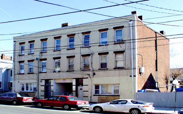 166-168 3rd St in Passaic, NJ - Foto de edificio