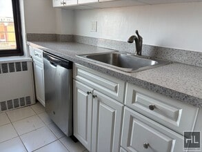 GRAND CONCOURSE in Bronx, NY - Building Photo - Building Photo