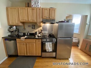 232 Cambridge St, Unit 3 in Boston, MA - Building Photo - Building Photo