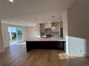 33 Grassy Knoll Ln in Rancho Santa Margarita, CA - Building Photo - Building Photo