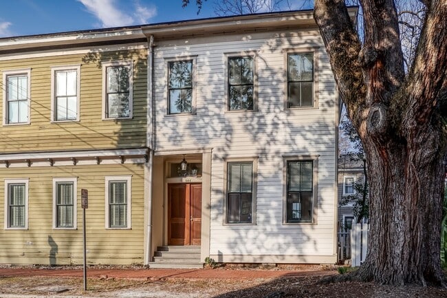 304 E Duffy St in Savannah, GA - Building Photo - Building Photo