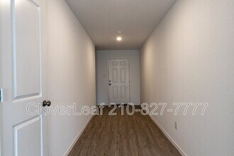 14018 Piglet Trl in San Antonio, TX - Building Photo - Building Photo