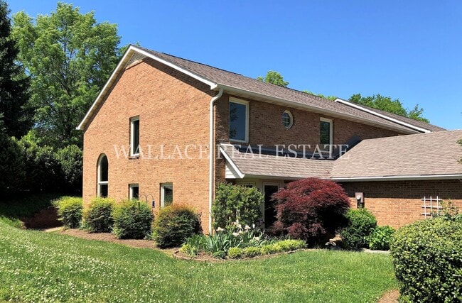 10435 Raven Brook Ln in Knoxville, TN - Building Photo - Building Photo