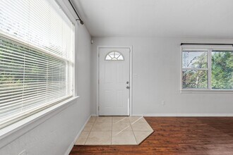 630 W Rich Ave in DeLand, FL - Building Photo - Building Photo