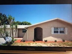 7537 Jasmine Blvd in Port Richey, FL - Building Photo - Building Photo