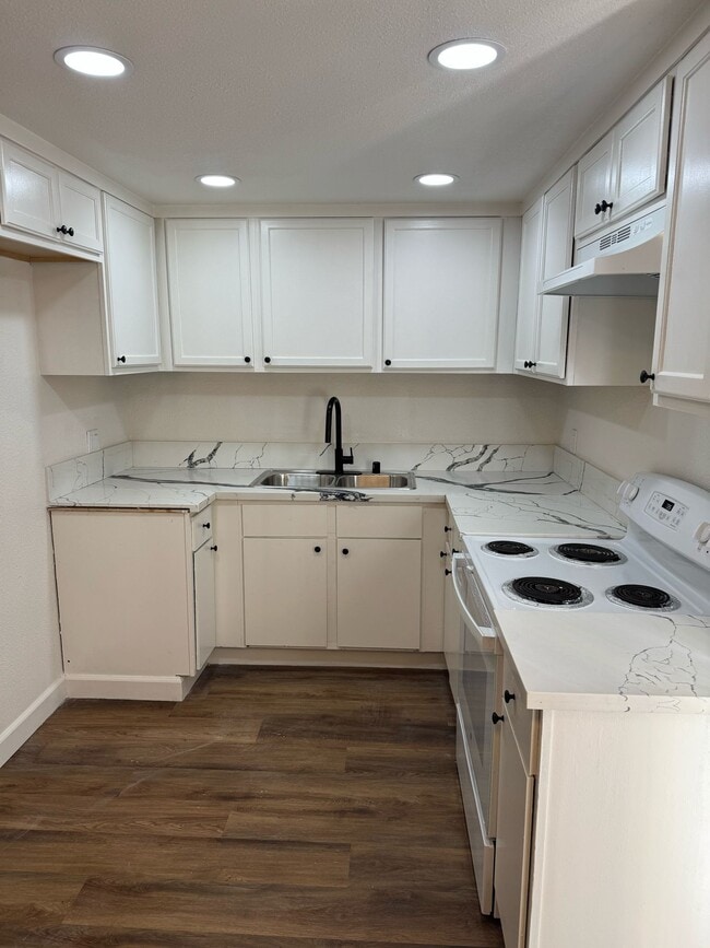 994 Eastcrest Ct in Yuba City, CA - Building Photo - Building Photo