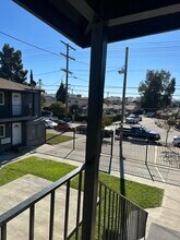 11801 Hart St, Unit 4 in North Hollywood, CA - Building Photo - Building Photo