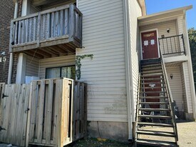 3615 N Crestview Dr NW in Huntsville, AL - Building Photo