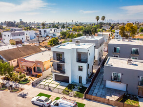 2131 S Rimpau Blvd in Los Angeles, CA - Building Photo - Building Photo