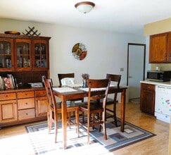 1100 Mont Croix Dr in Hudson, WI - Foto de edificio - Building Photo