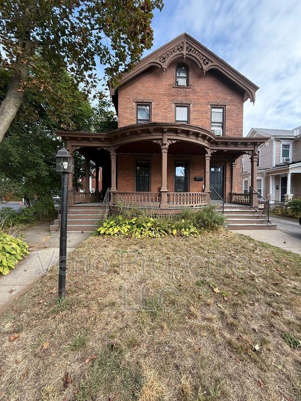 property at 10 Numan St