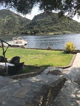 800 Lake Sherwood Dr in Westlake Village, CA - Building Photo - Building Photo
