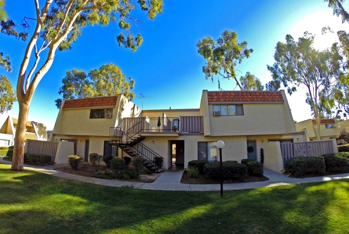 73 Price St in Redlands, CA - Building Photo