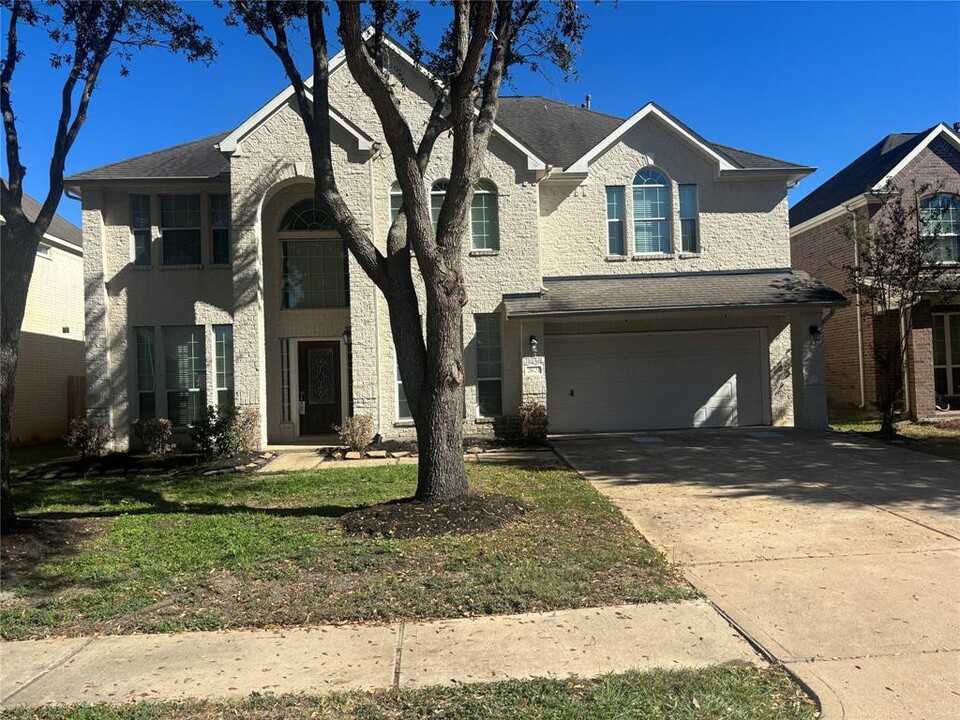 2621 Sweet Wind Dr in Pearland, TX - Foto de edificio