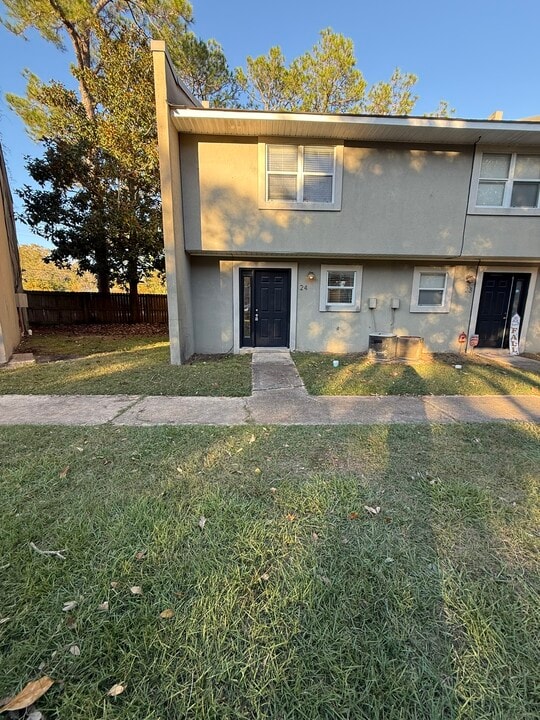 1625 Martin Bluff Rd in Gautier, MS - Building Photo