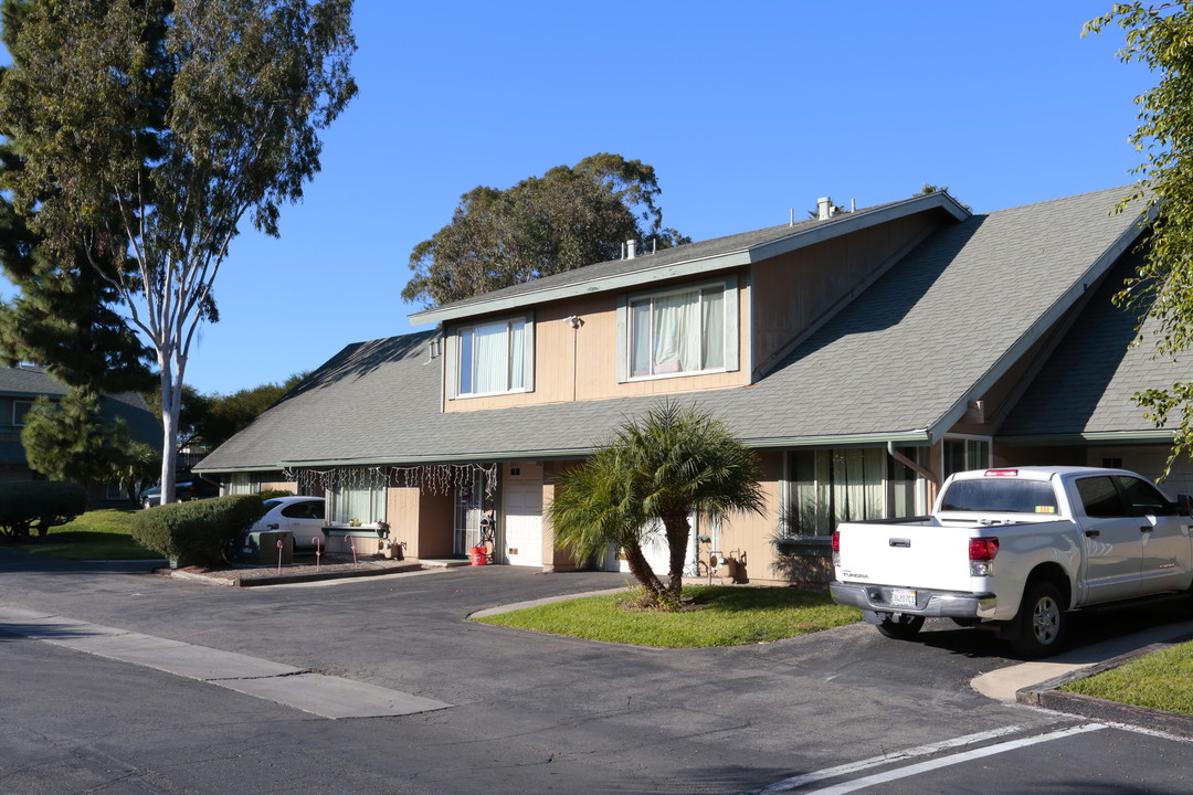 Citrus Grove in Vista, CA - Building Photo