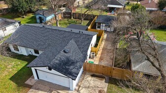 1307 Saddle Rock Dr in Houston, TX - Building Photo