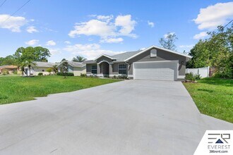 51 Barkley Ln in Palm Coast, FL - Building Photo - Building Photo