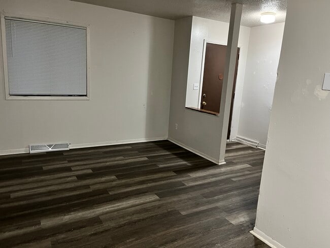 1308 E 29th St, Unit 1308 in Des Moines, IA - Building Photo - Building Photo