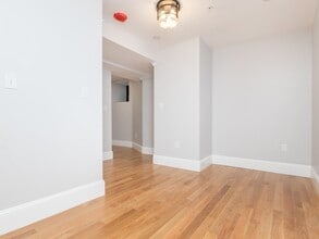 764 Columbia Rd, Unit 1 in Boston, MA - Building Photo - Building Photo