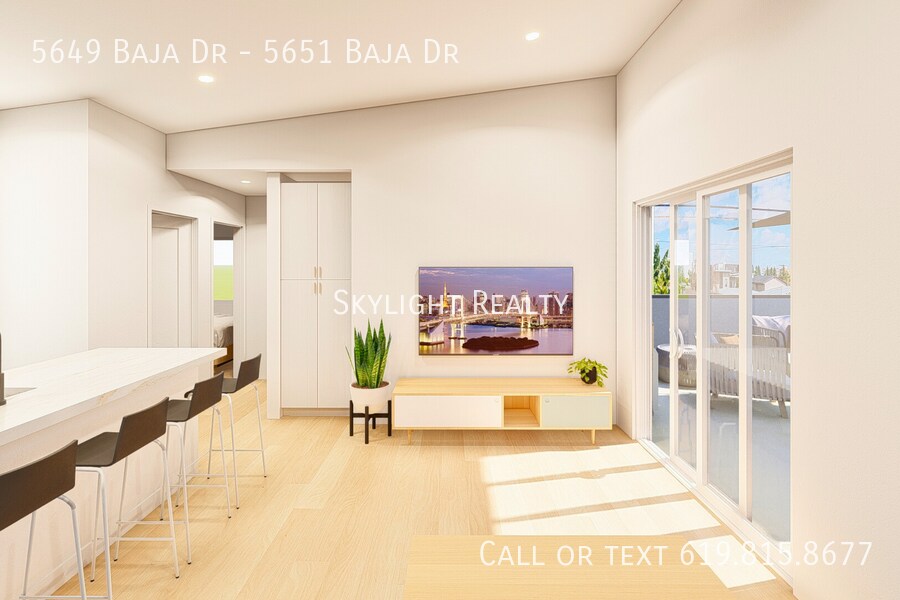 5649 Baja Dr in San Diego, CA - Building Photo