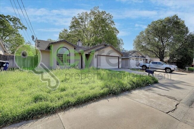 property at 2624 Walnut Ave