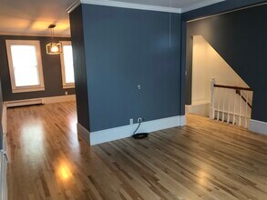231 Broadway, Unit 4 in Cambridge, MA - Building Photo - Building Photo