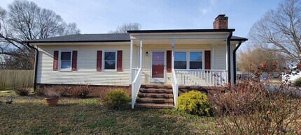 813 Trollingwood Hawfields Rd in Mebane, NC - Building Photo - Building Photo