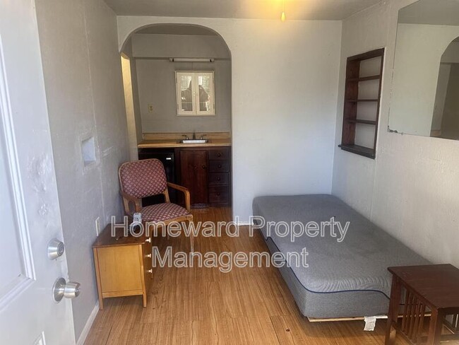 property at 3803 Meadowbrook Dr