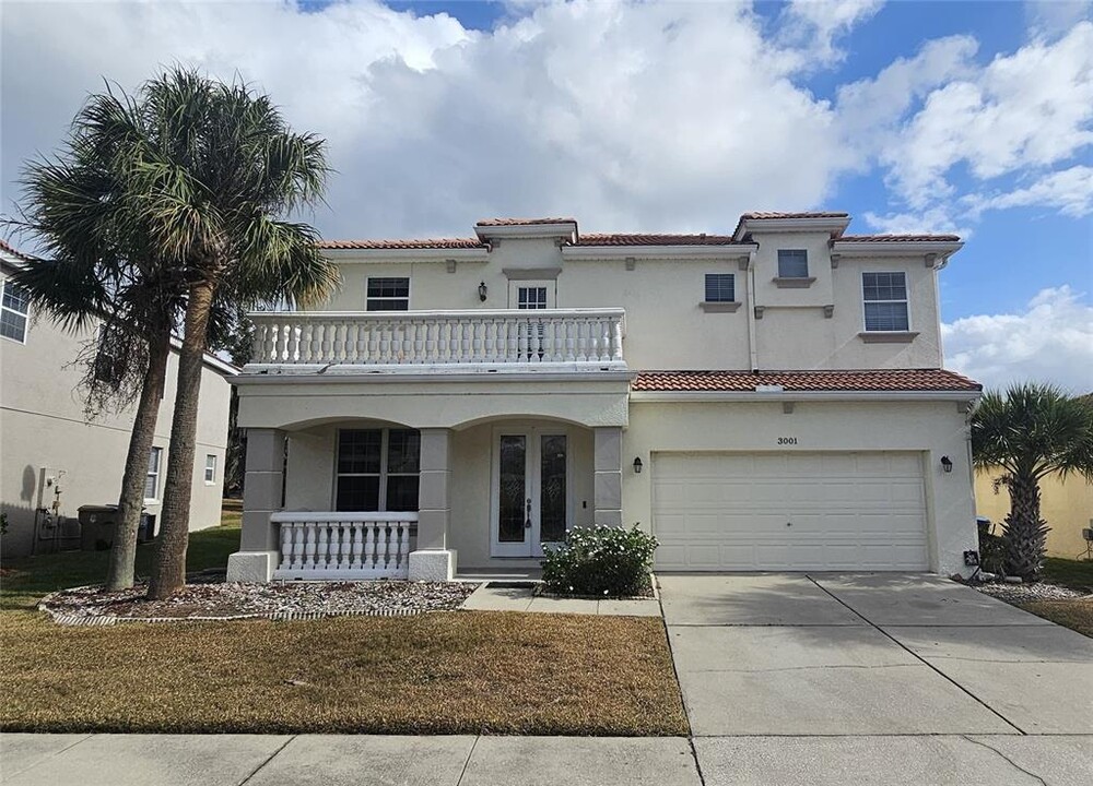 3001 Siesta View Dr in Kissimmee, FL - Building Photo