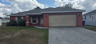 2913 13th St W in Lehigh Acres, FL - Building Photo