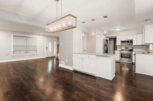6420 Thomas Paine Ct in Bensalem, PA - Building Photo