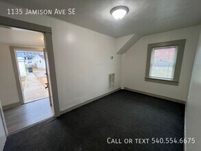 1135 Jamison Ave SE in Roanoke, VA - Building Photo - Building Photo