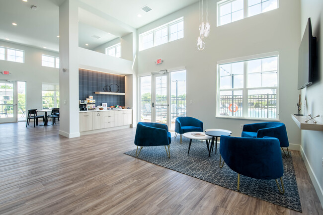 The Locklyn in Oconomowoc, WI - Building Photo - Lobby