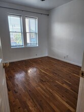 1549 N Maplewood Ave in Chicago, IL - Building Photo - Building Photo